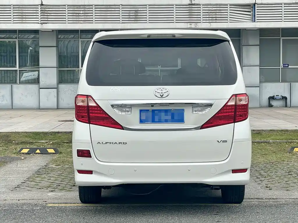 Toyota Alphard 2011 3.5L Luxury