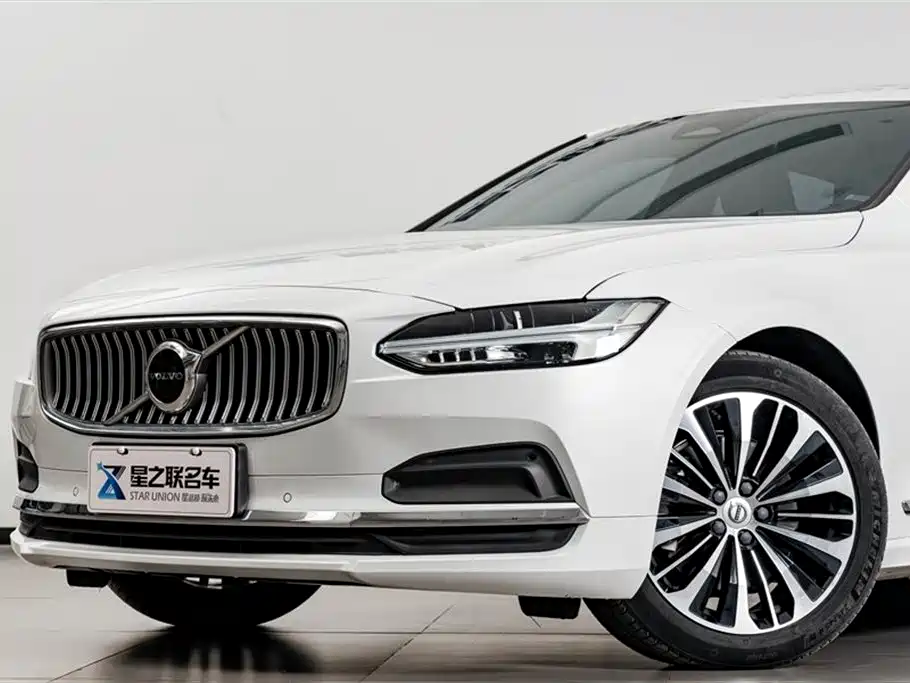 Volvo S90 2023 B5 Luxury