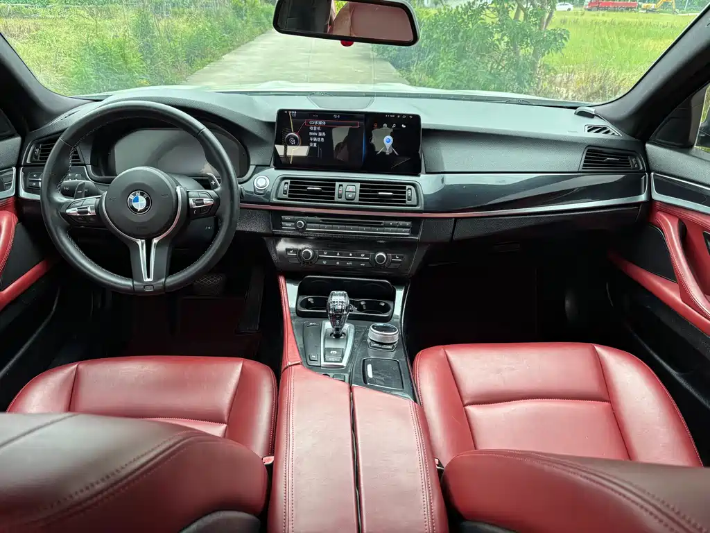 BMW 5 Series — миниатюра 12