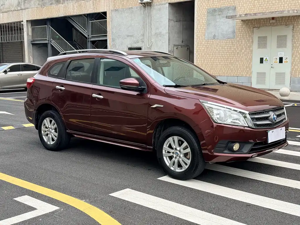 Venucia T70 2.0L CVT Wise Travel Edition, фото 3