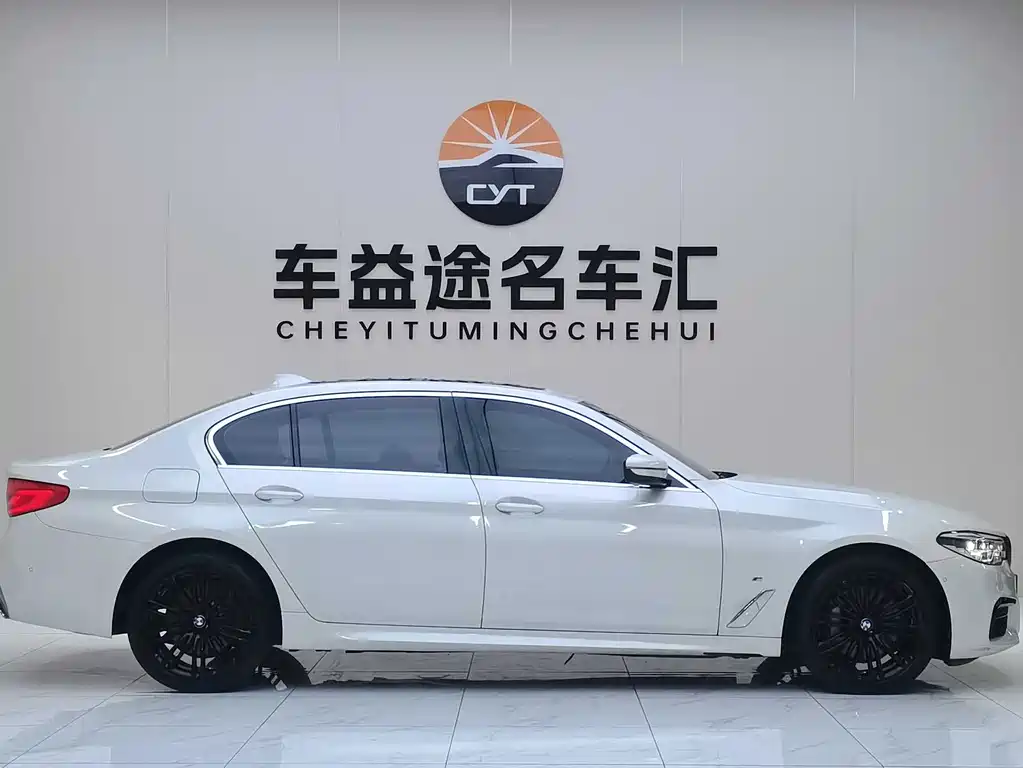 BMW 5 Series — миниатюра 7
