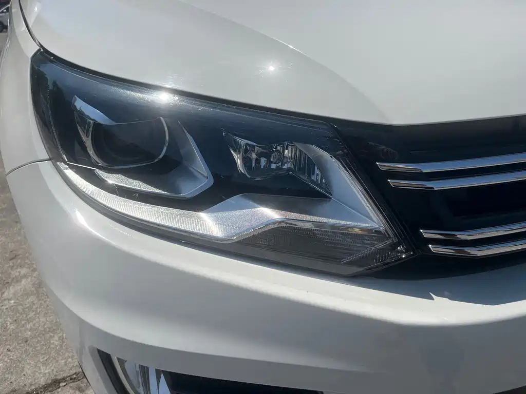 Volkswagen Tiguan — миниатюра 4