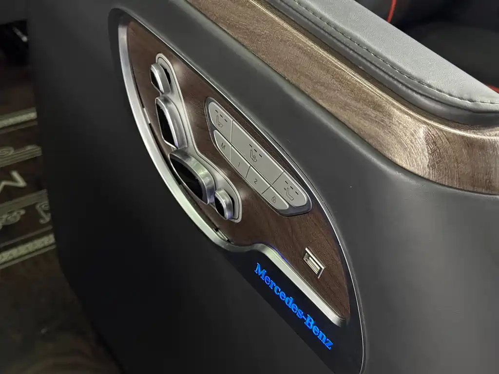 MERCEDES-BENZ V CLASS