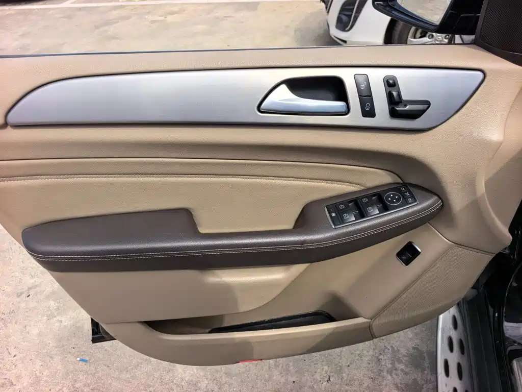 Mercedes-Benz M-Class — миниатюра 7