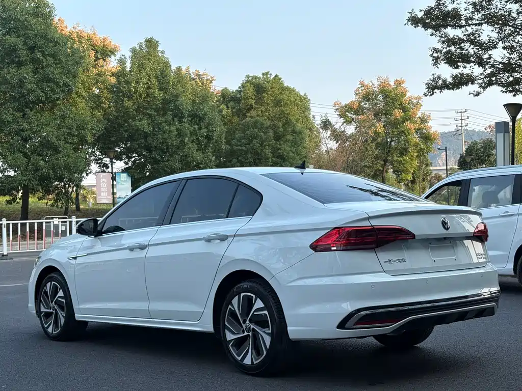 Volkswagen Bora — миниатюра 12