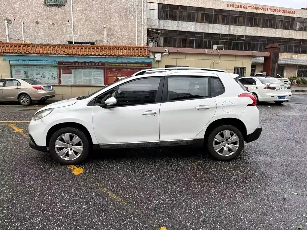 Peugeot 2008 — миниатюра 8