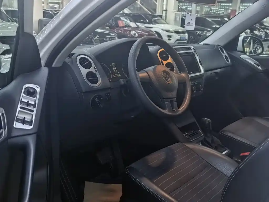 Volkswagen Tiguan — миниатюра 9
