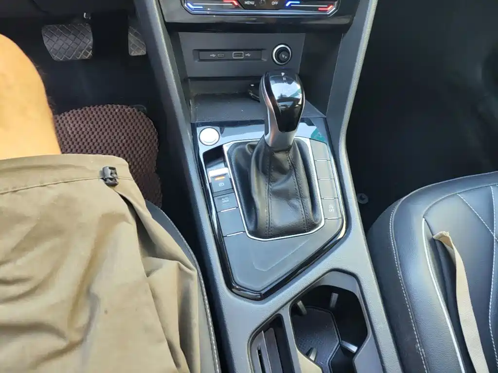 Volkswagen Tiguan L — миниатюра 14