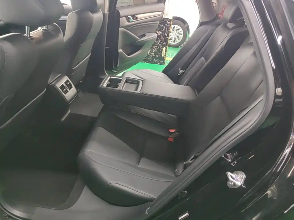 Honda Accord — миниатюра 17