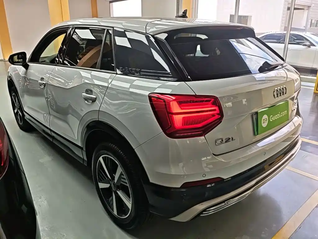 Audi Q2L e-tron — миниатюра 5