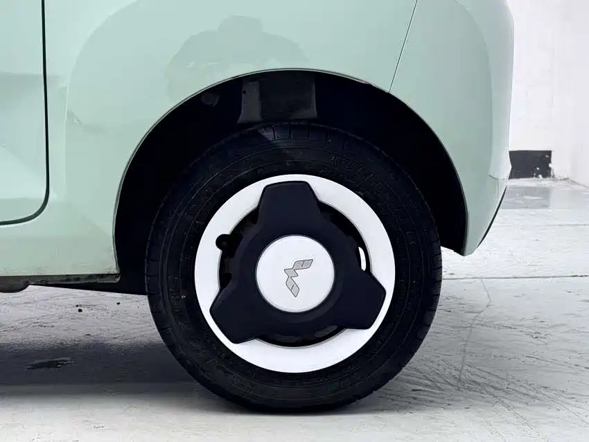 Wuling MINIEV — миниатюра 9