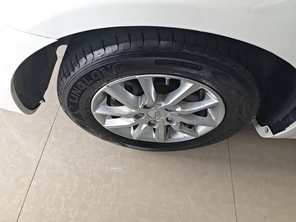 Geely Emgrand — миниатюра 23