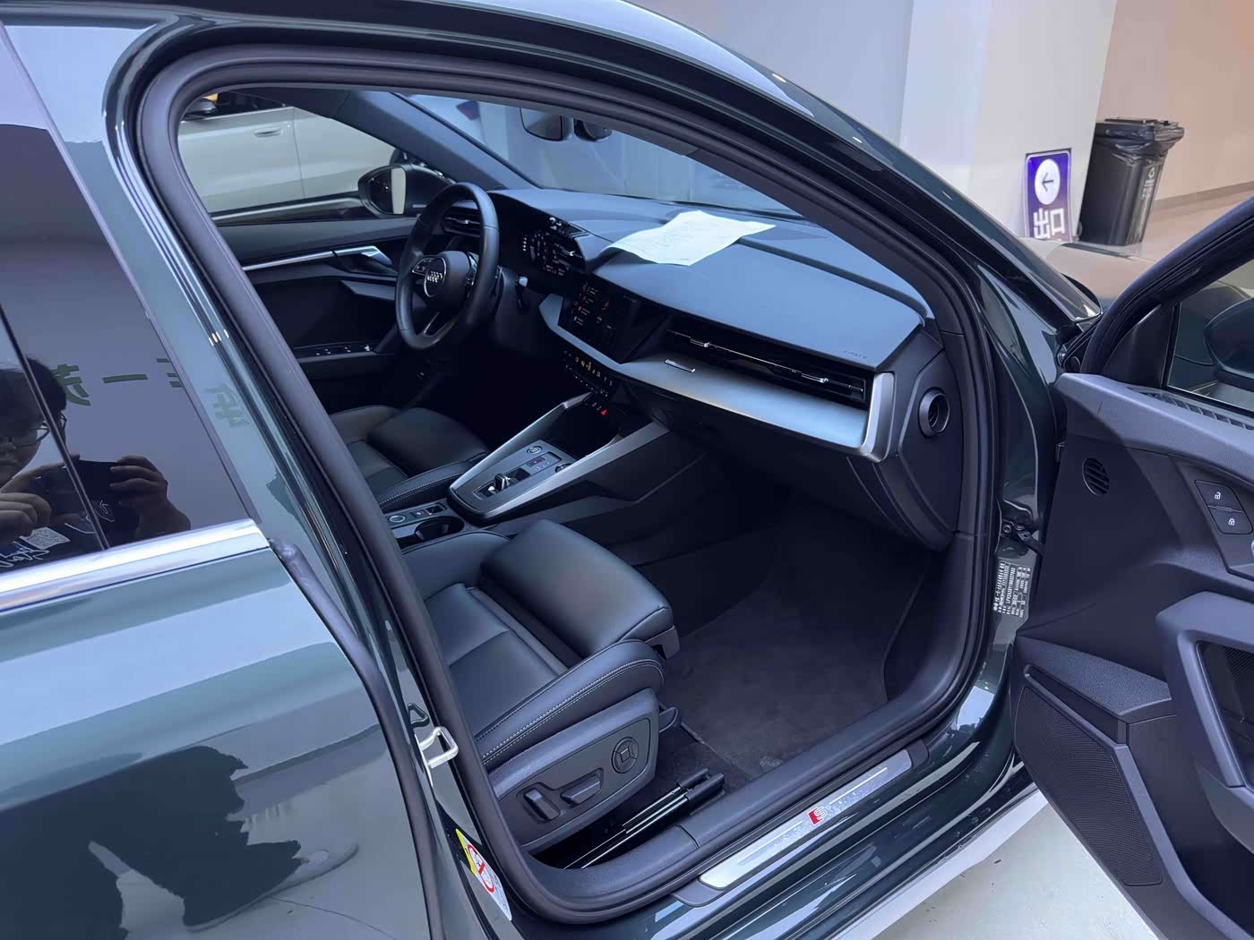 Audi A3 1.4 л 2023 г. Серебристо-серый, пробег 28000 км