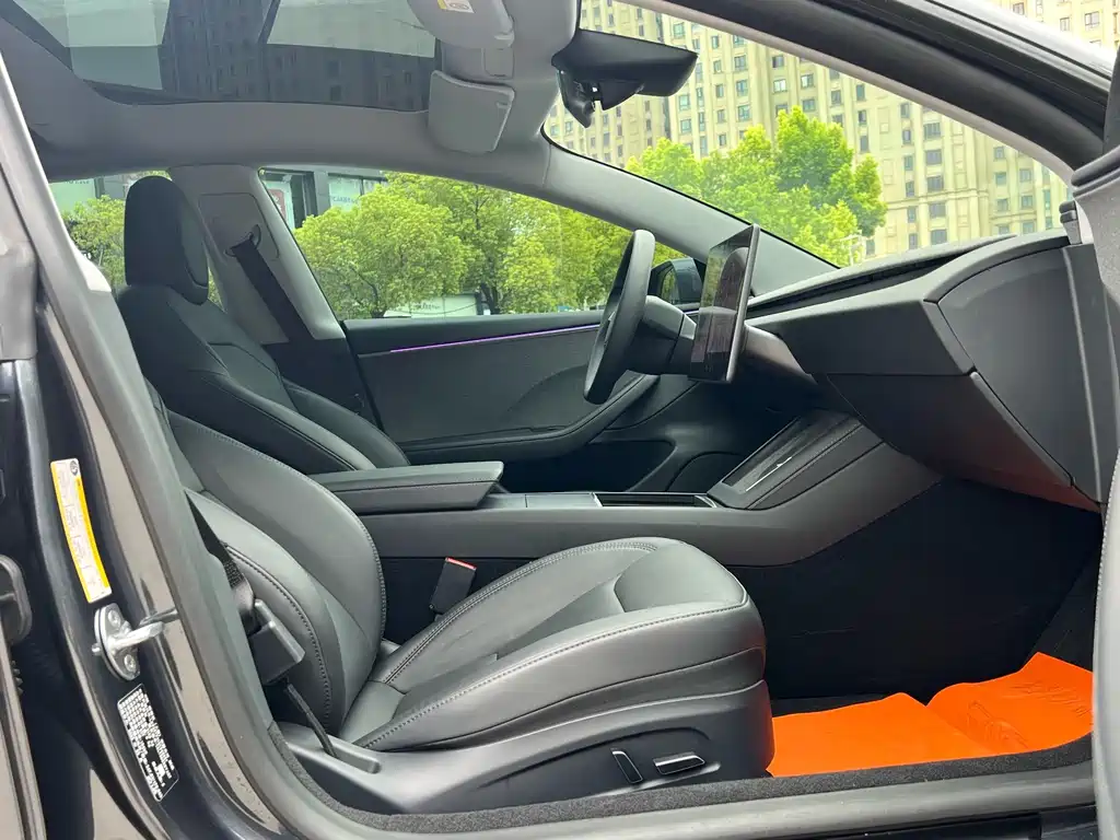 Tesla Model 3 — миниатюра 14