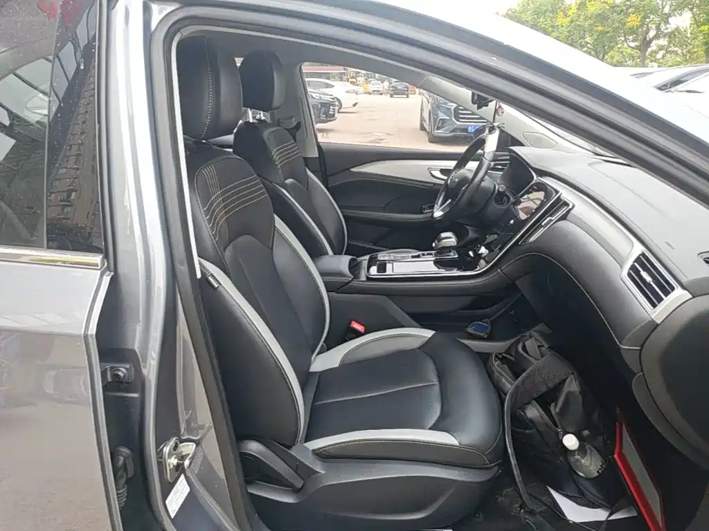 Roewe i6 MAX New Energy — миниатюра 25