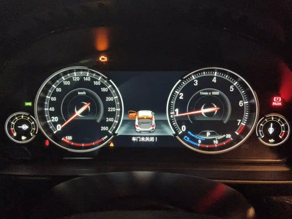 BMW 5 Series — миниатюра 12