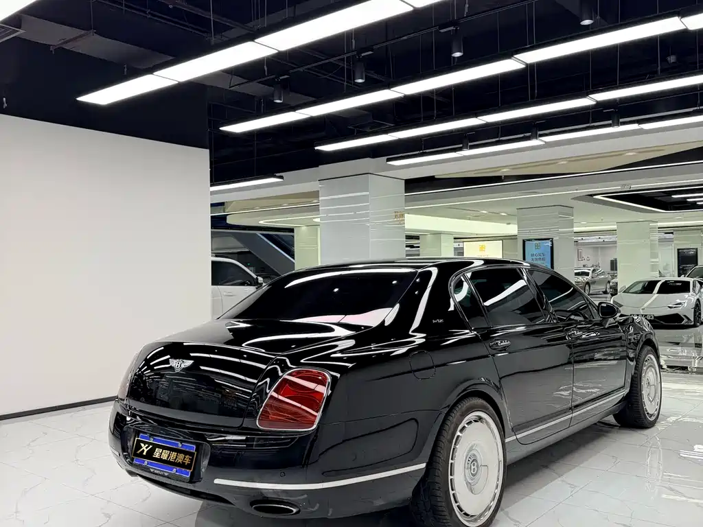 Bentley Flying Spur 2010 6.0T мест