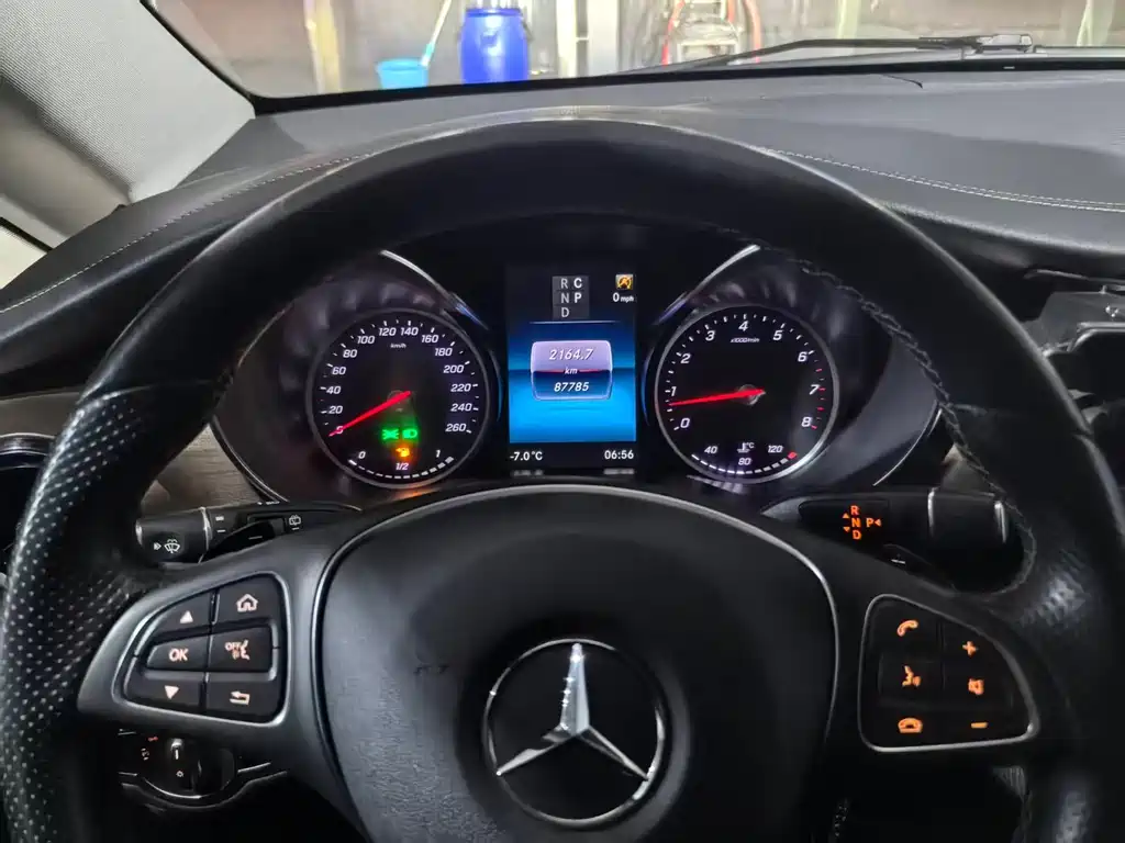 MERCEDES-BENZ V CLASS