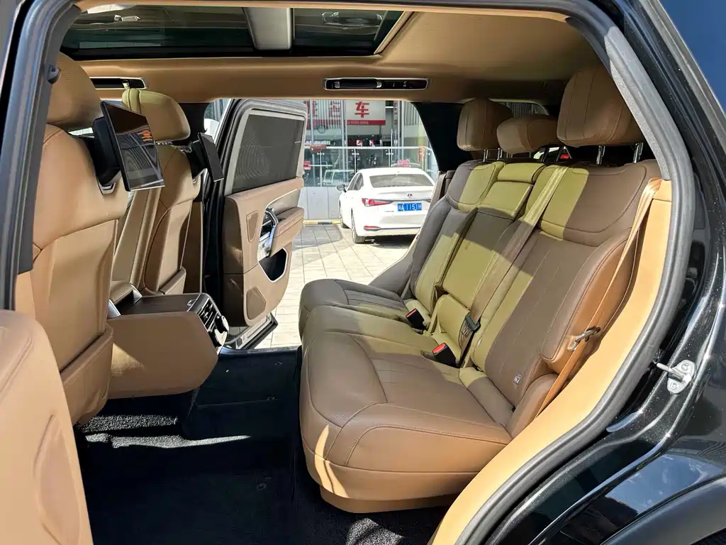 Land Rover Range Rover 2023 3.0 L6 400PS Long Wheelbase
