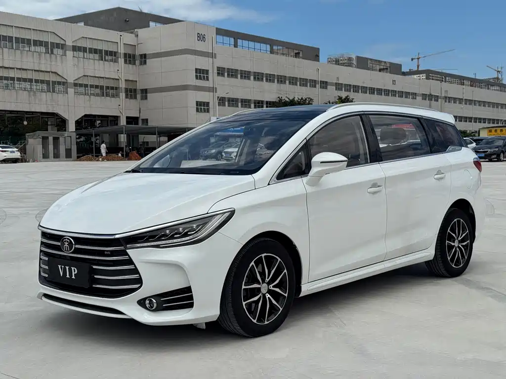 BYD MAX