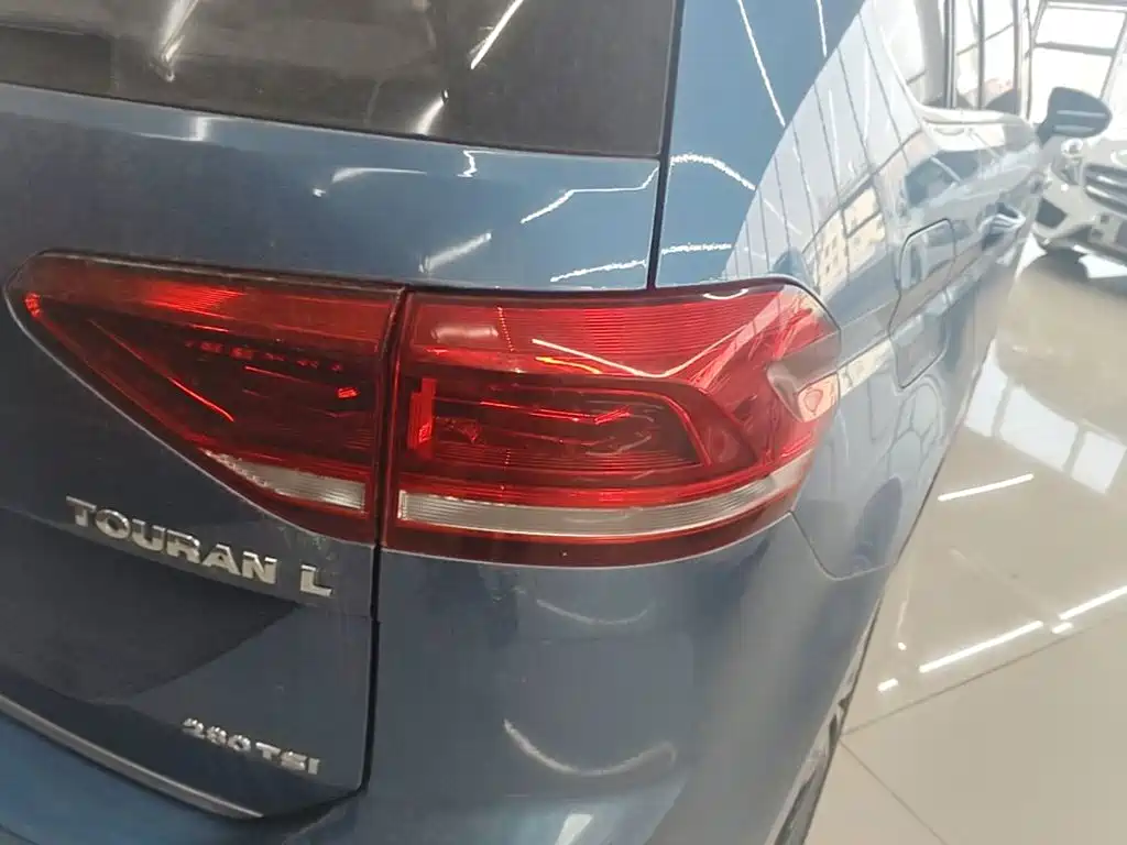 Volkswagen Touran — миниатюра 8