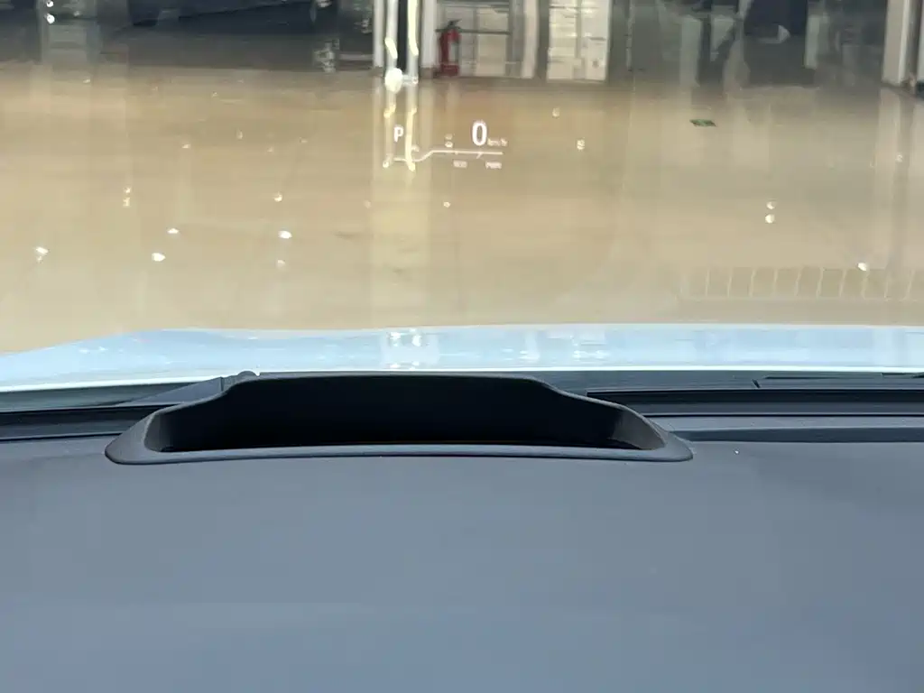 Toyota Granvia — миниатюра 12