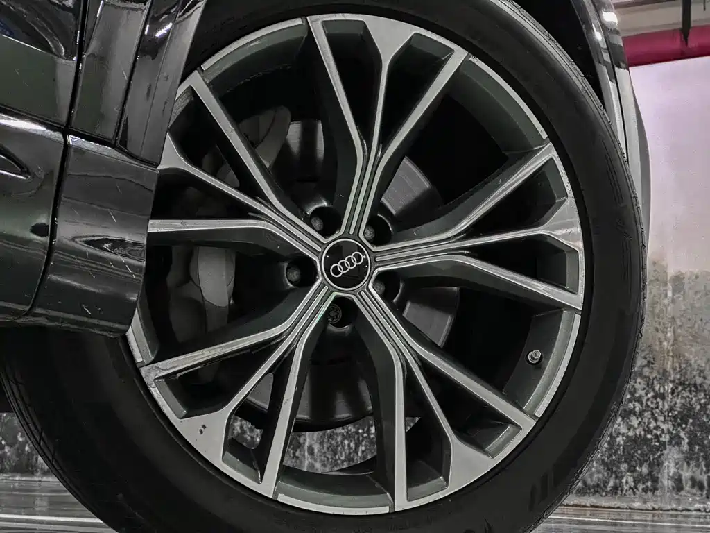 Audi Q8 2021 55 TFSI Luxury