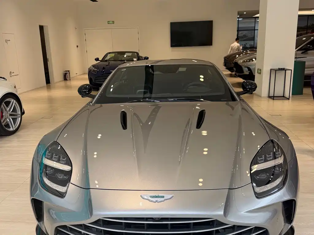 Aston Martin V8 Vantage — миниатюра 3