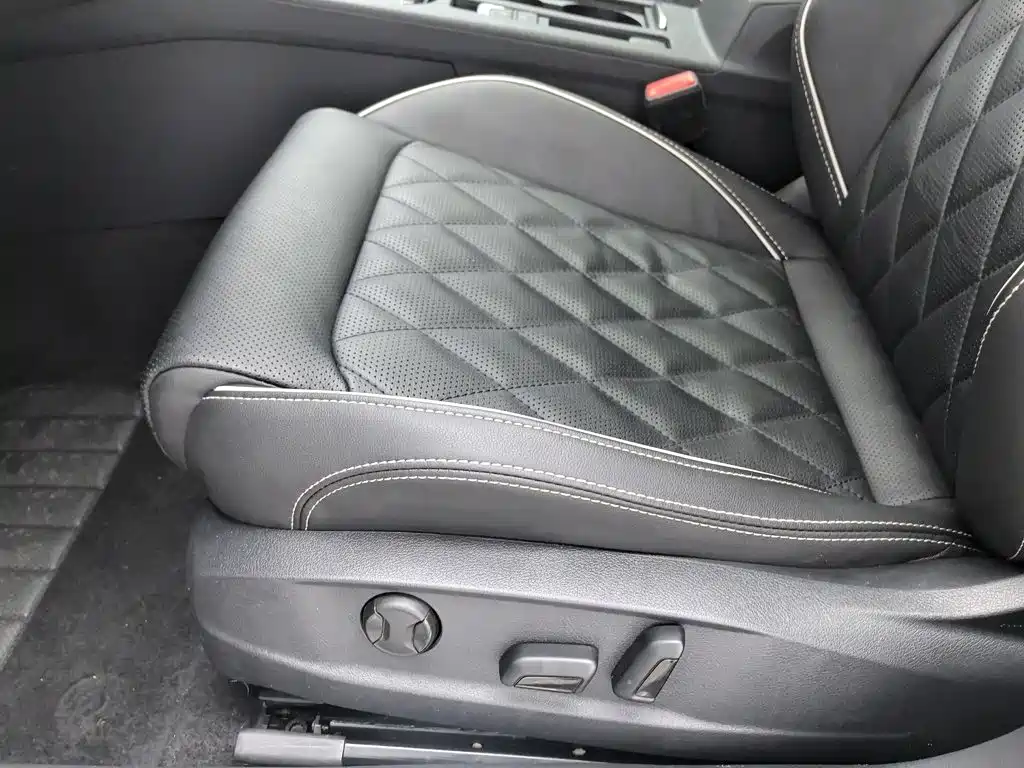 Volkswagen Magotan PHEV — миниатюра 20