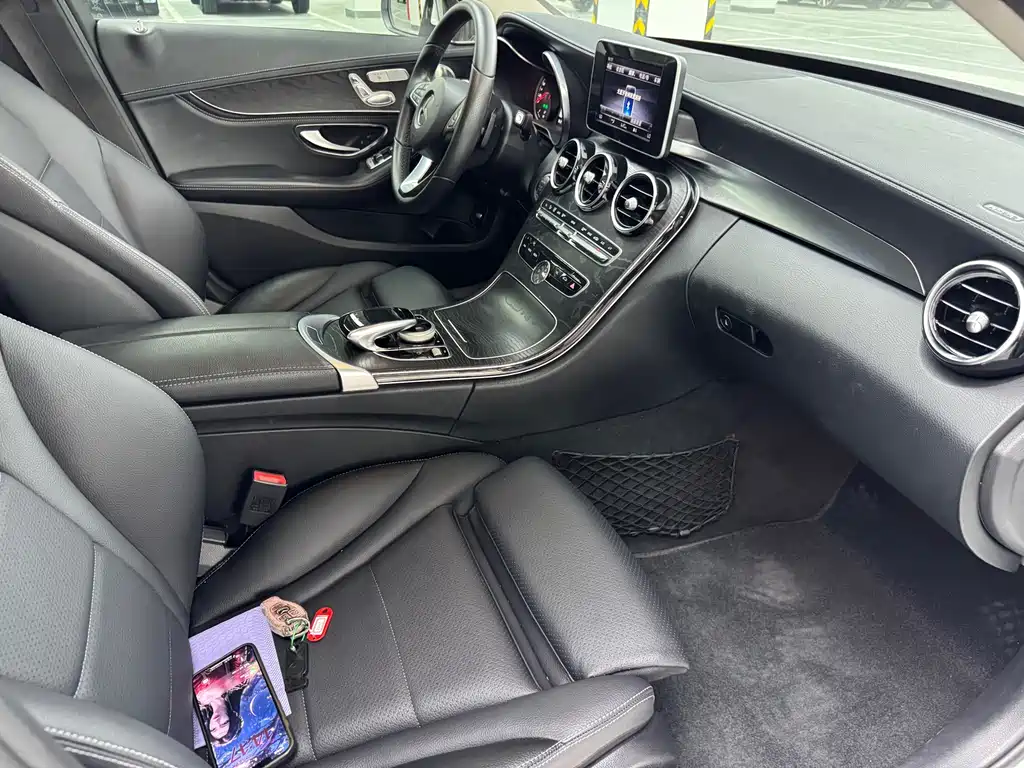 Mercedes-Benz C-Class — миниатюра 12
