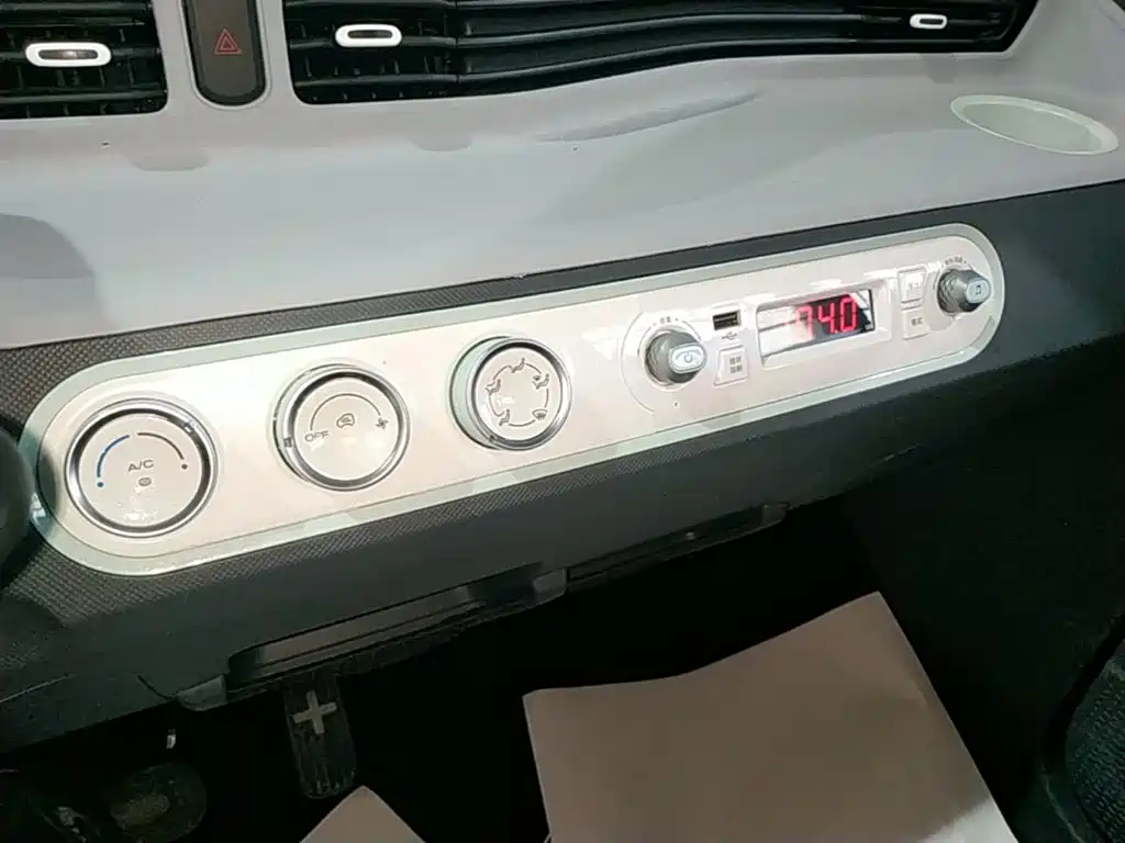 Wuling MINIEV — миниатюра 13