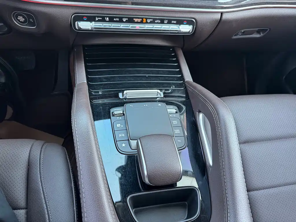 Mercedes-Benz GLE (Import) — миниатюра 37