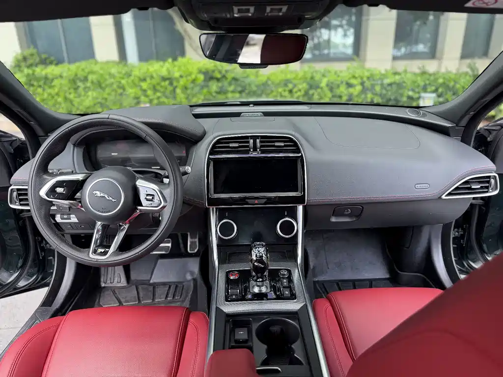 Jaguar XEL — миниатюра 4