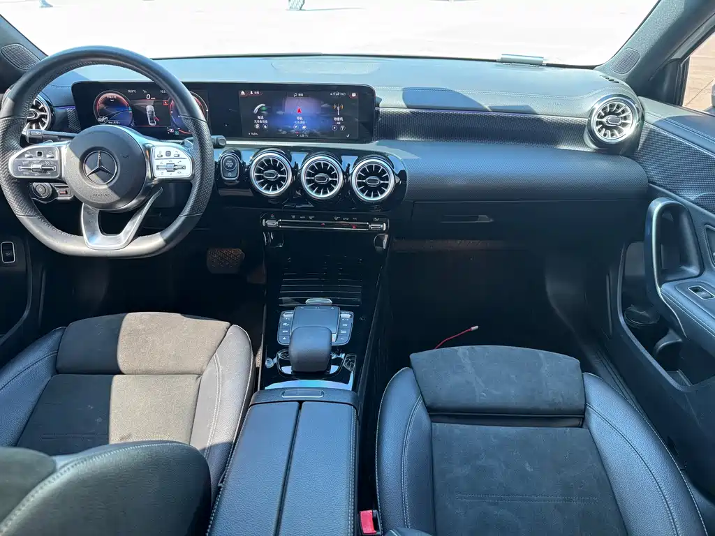 Mercedes-Benz A-Class — миниатюра 8