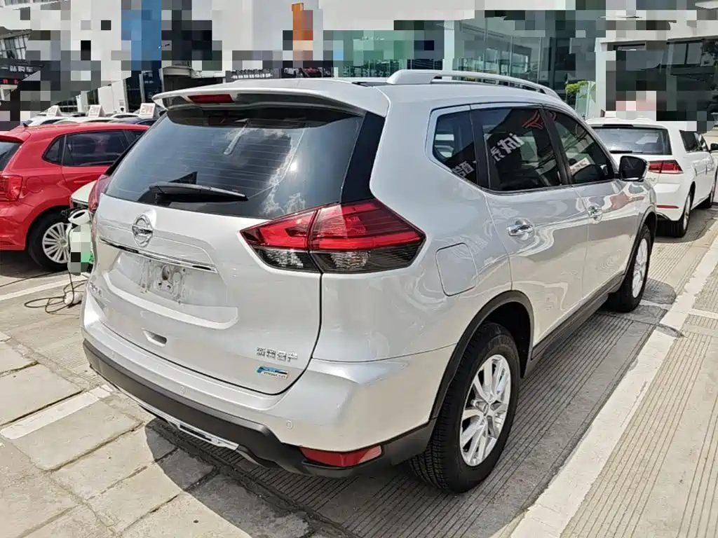 Nissan X-Trail — миниатюра 7