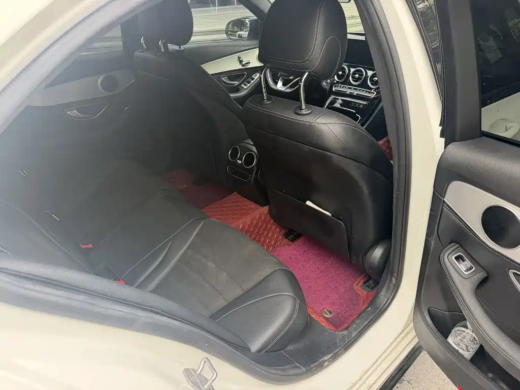 Mercedes-Benz C-Class — миниатюра 7