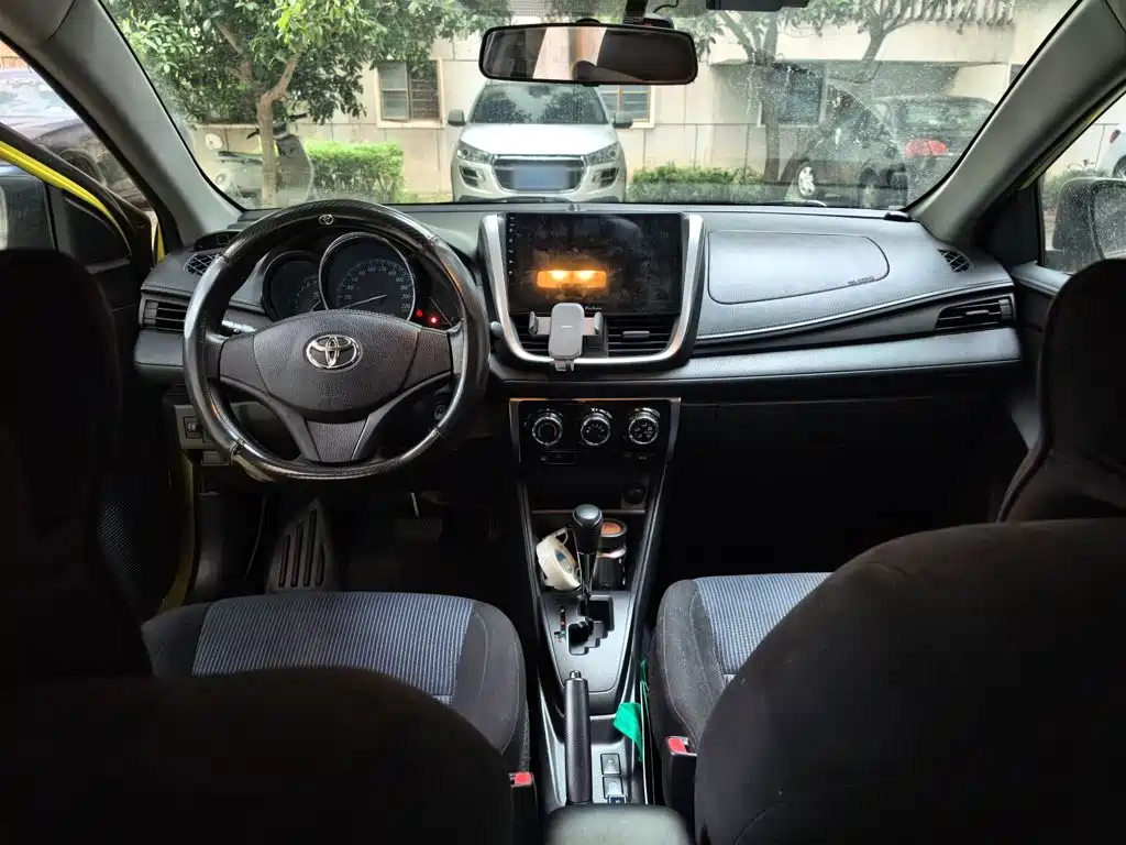 Toyota Yaris L — миниатюра 10