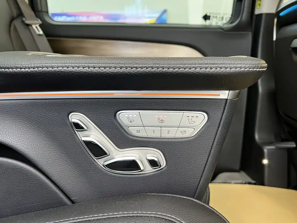 Mercedes-Benz V-Class — миниатюра 32