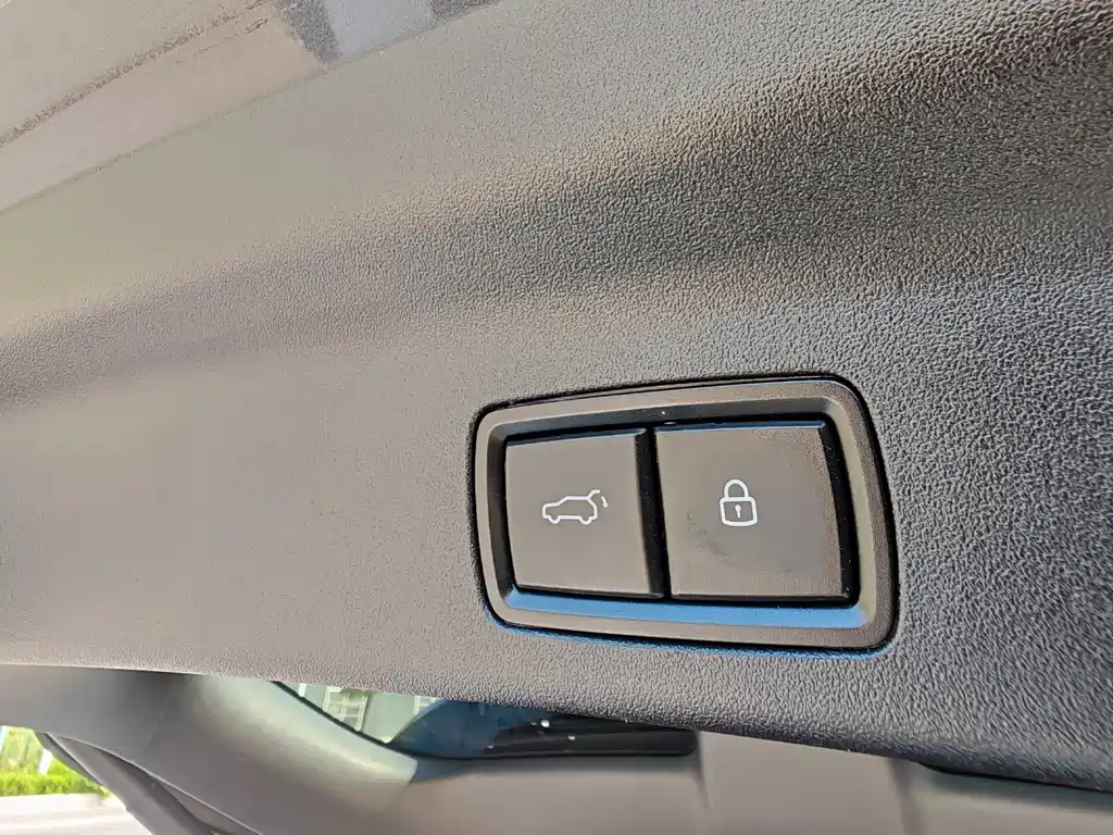 Li Auto Li L8 — миниатюра 9