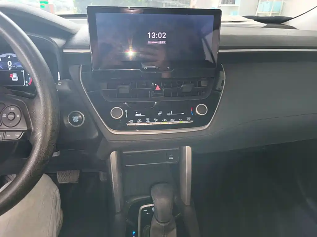 Toyota Corolla Cross — миниатюра 18
