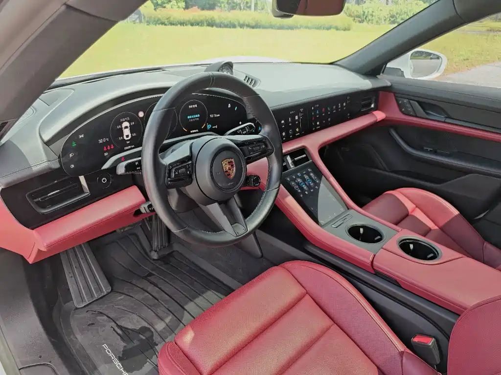 Porsche Taycan — миниатюра 9