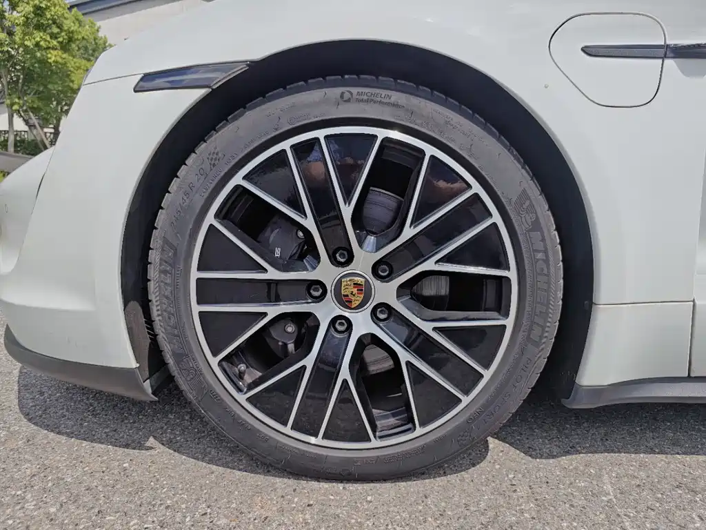 Porsche Taycan — миниатюра 16