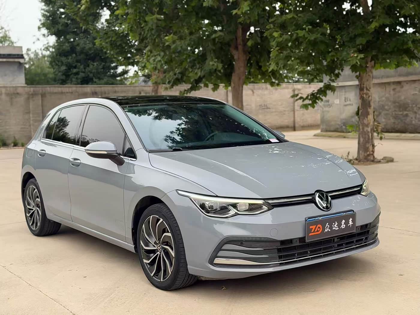 Volkswagen Golf 1.4 л 2021 г. Серебристо-серый, пробег 43000 км