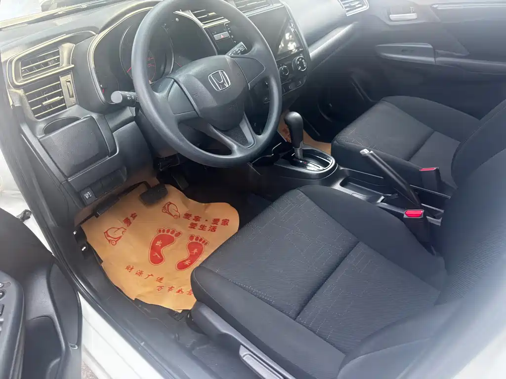Honda Fit — миниатюра 7