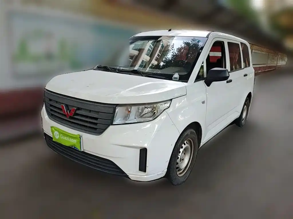 Wuling Hongguang PLUS 2021
