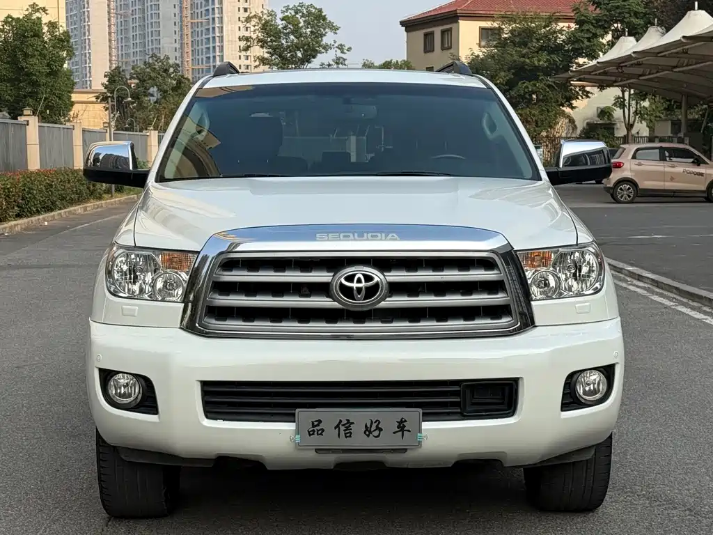 Toyota Sequoia — миниатюра 2