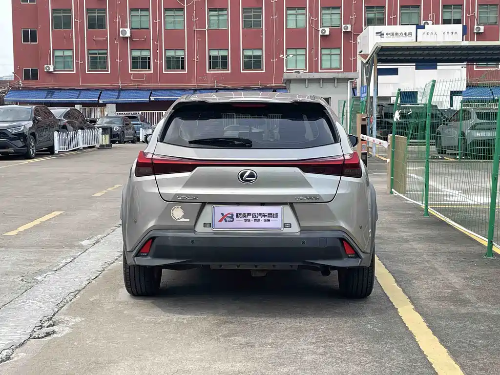 Lexus UX — миниатюра 6