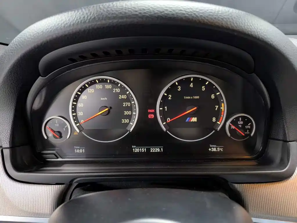 BMW M5 — миниатюра 10