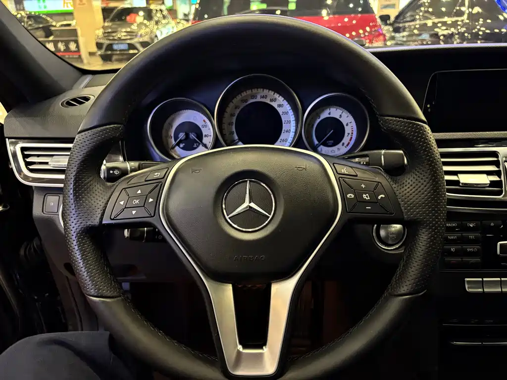 Mercedes-Benz E-Class — миниатюра 9