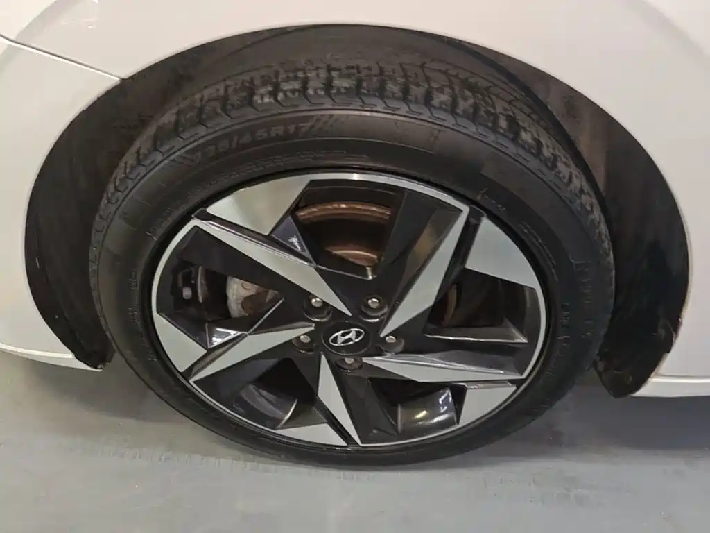 Hyundai Elantra — миниатюра 23
